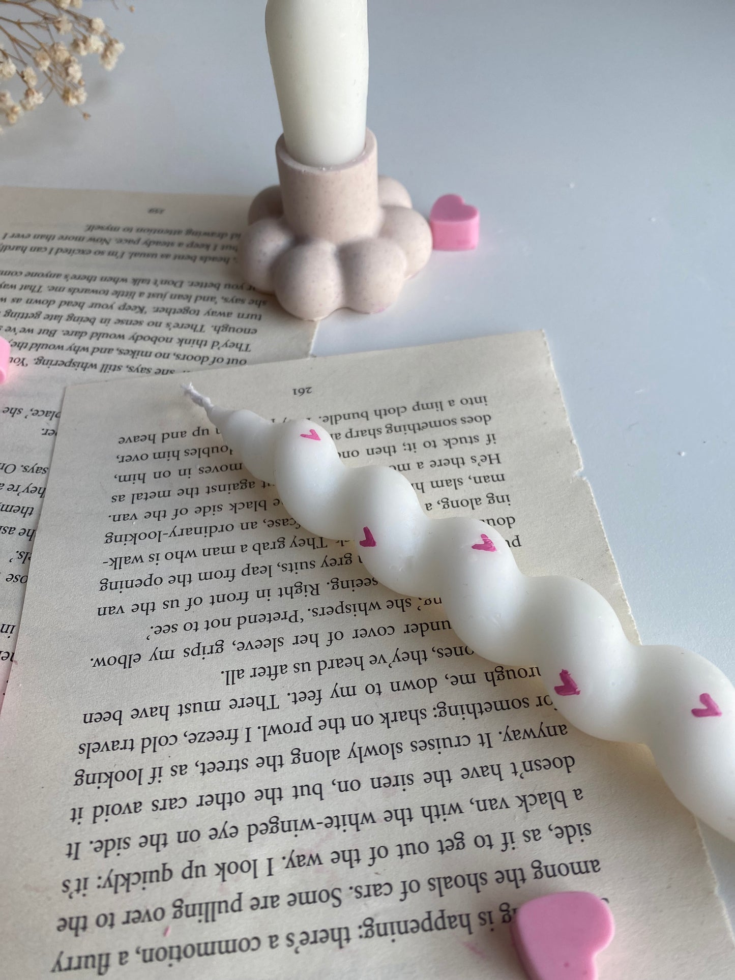 Candelabro y dos velas espirales